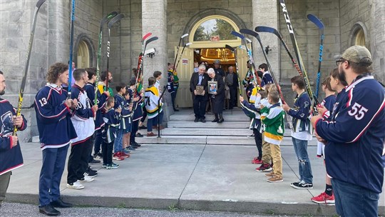 La Fédération du Hockey Mineur de Beauharnois rend hommage à l'un des siens 