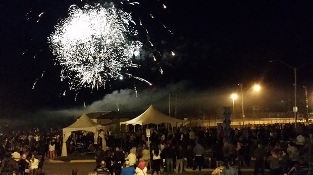 Un feu d'artifice pour lancer le 17e Festival Saint-Honoré dans l'vent 
